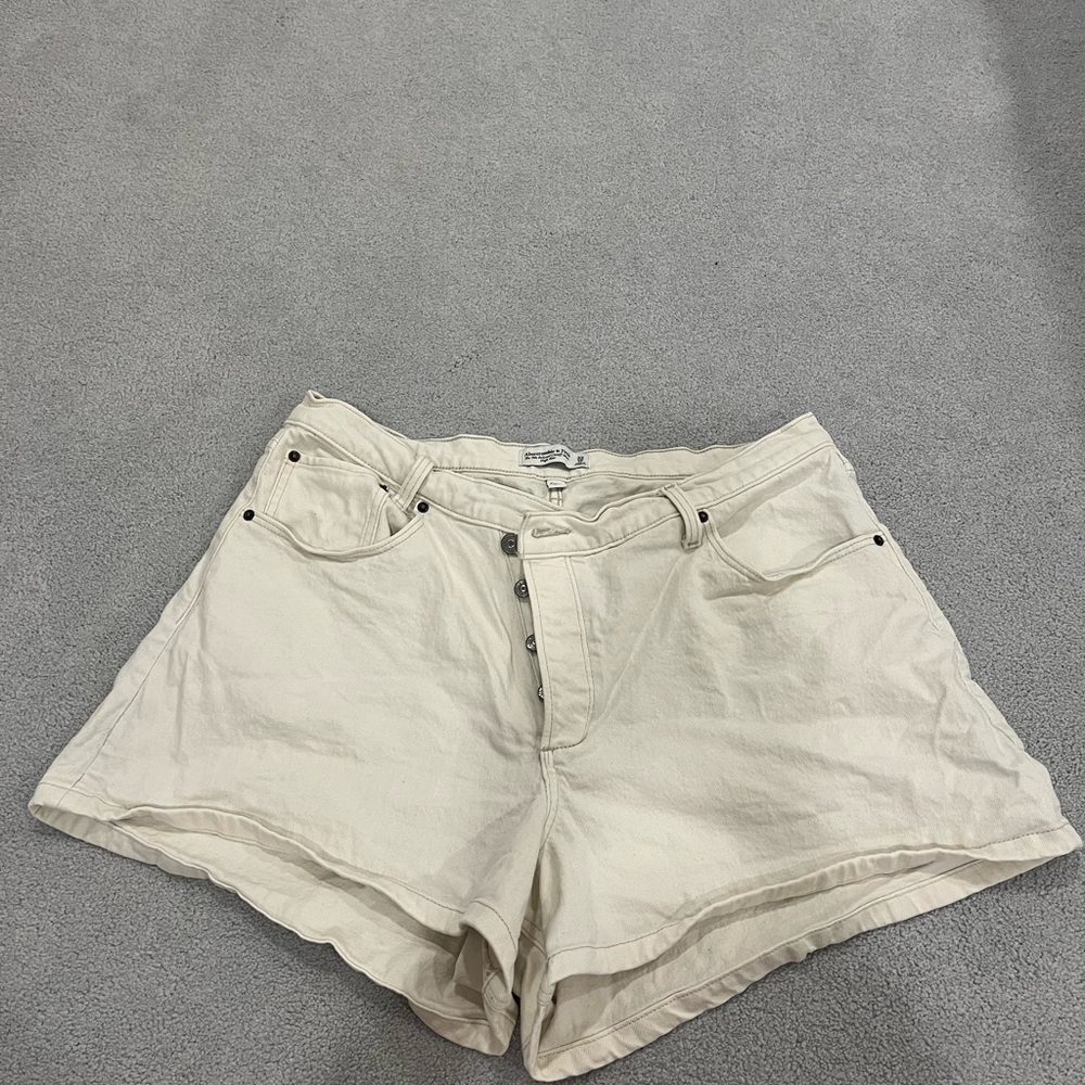 Abercrombie & Fitch Cream Jean Shorts High-Waisted Vintage Style (Curve Love)